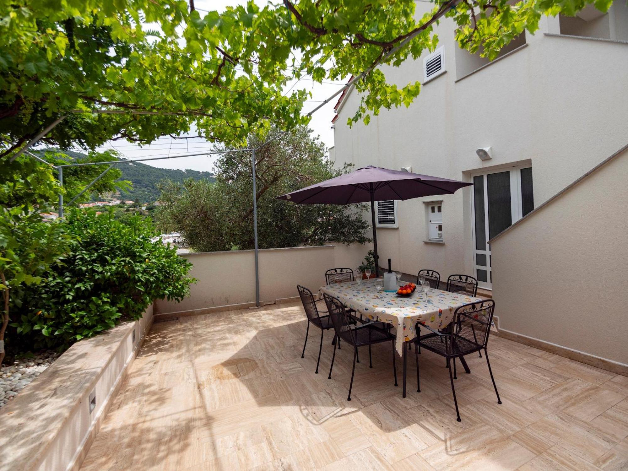 Haus Helga Apartment Rab Town Bagian luar foto