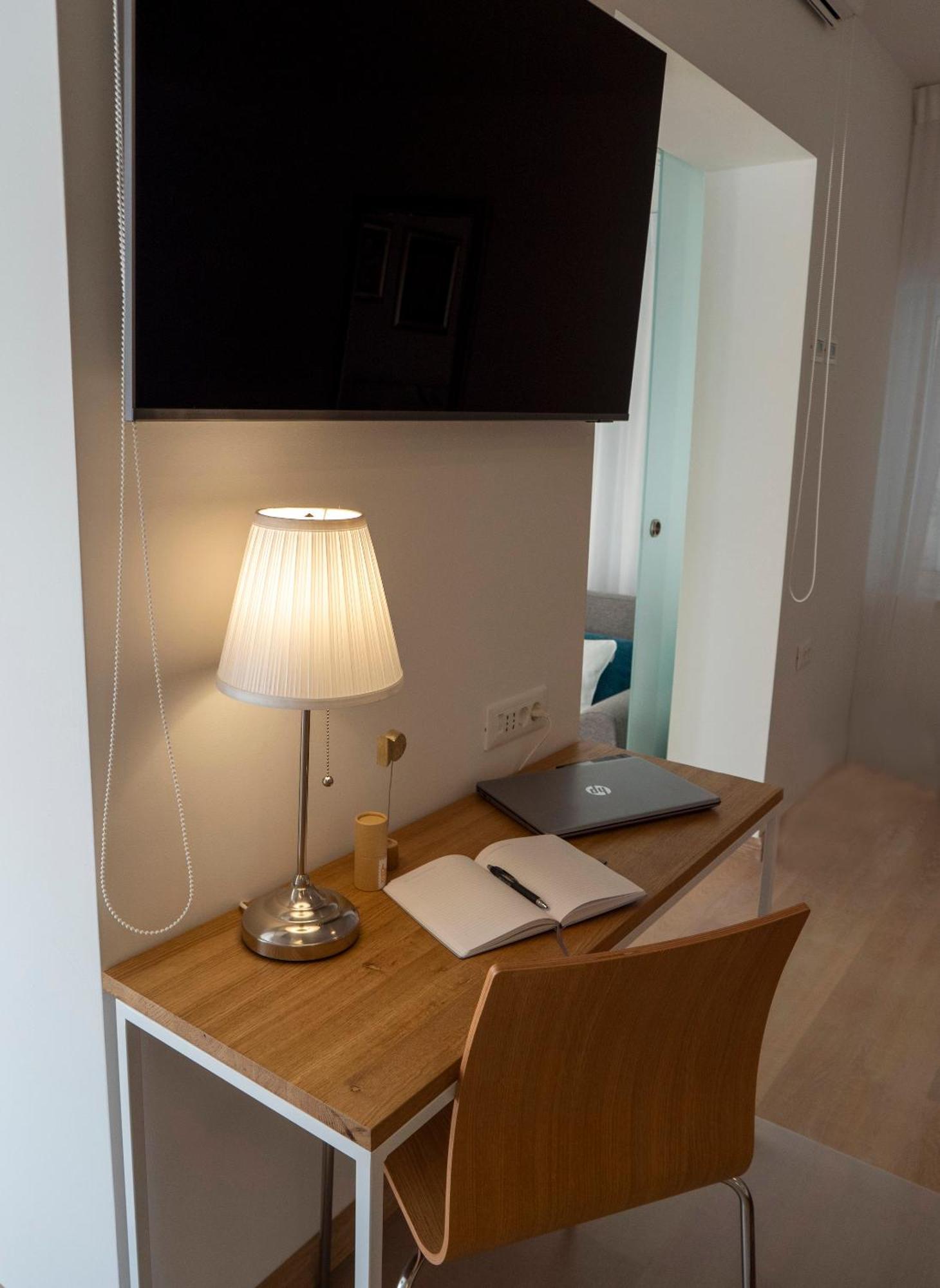 Haus Helga Apartment Rab Town Bagian luar foto