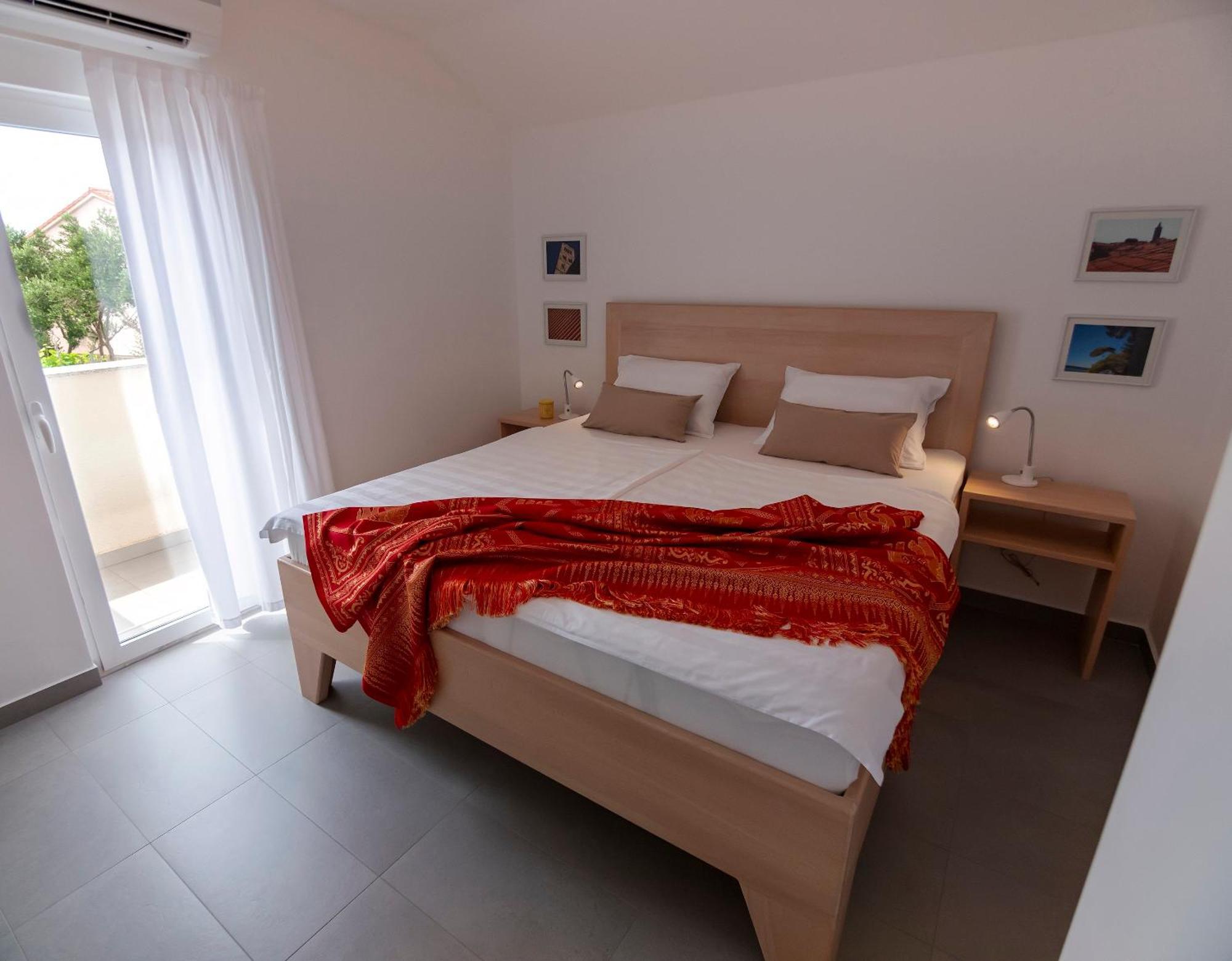Haus Helga Apartment Rab Town Bagian luar foto