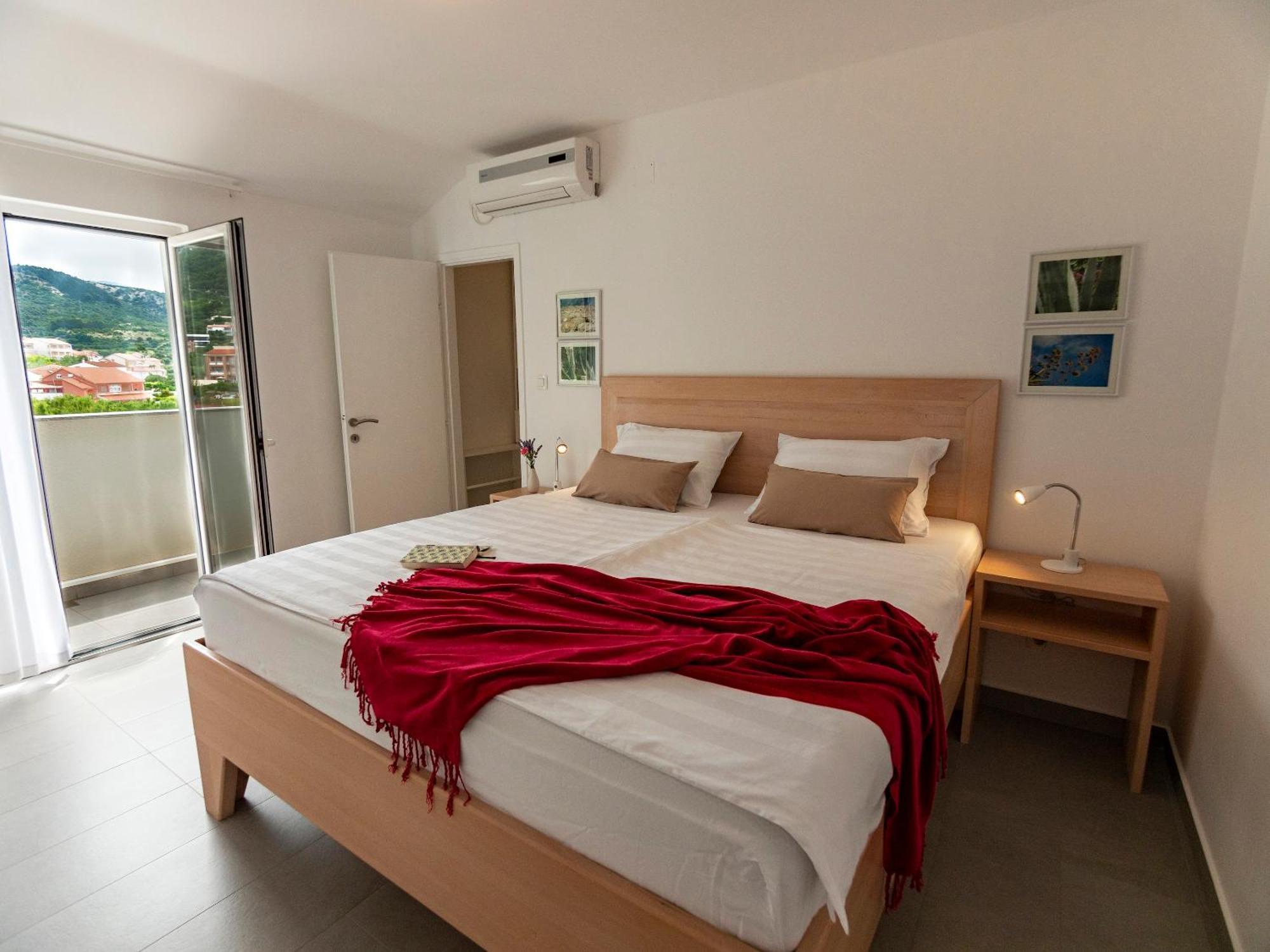 Haus Helga Apartment Rab Town Bagian luar foto