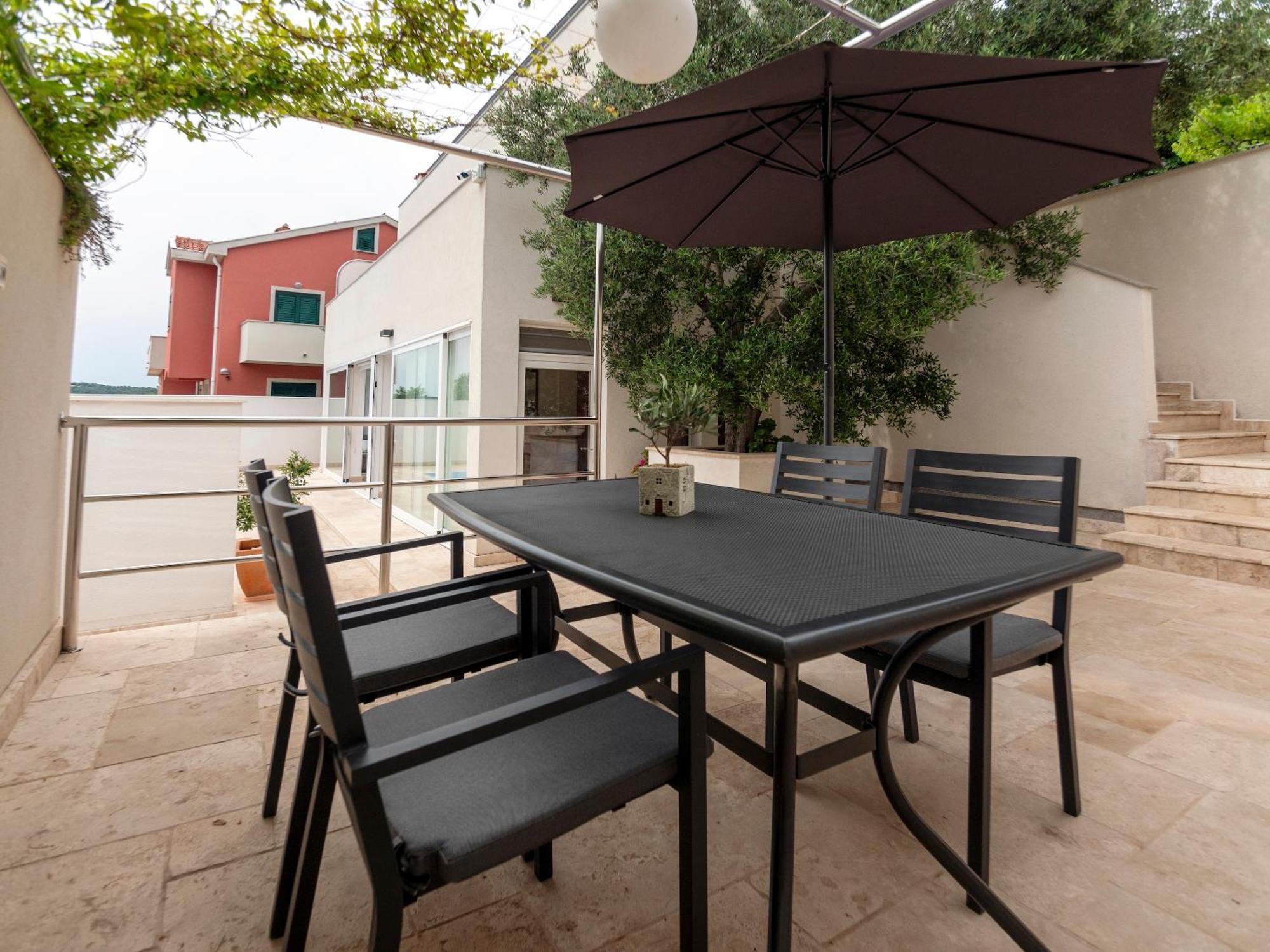 Haus Helga Apartment Rab Town Bagian luar foto