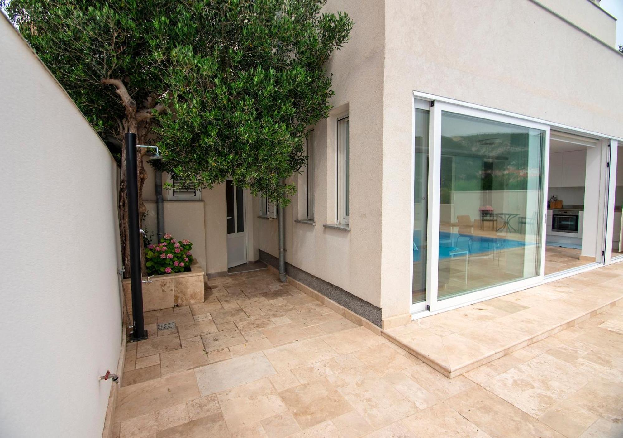 Haus Helga Apartment Rab Town Bagian luar foto
